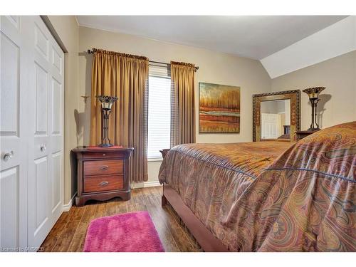 1 Terrace Hill Street, Brantford, ON - Indoor Photo Showing Bedroom