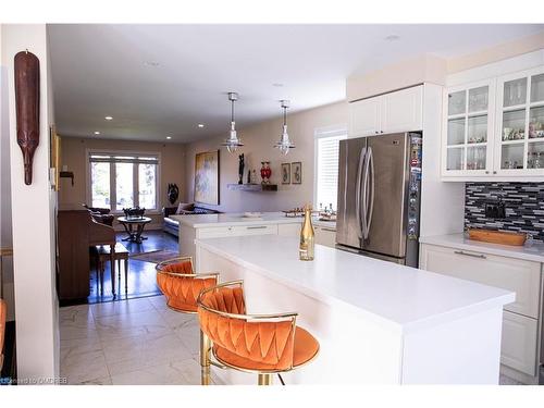 10 Anne Court, Grimsby, ON - Indoor Photo Showing Kitchen