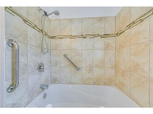 2 Lakeview Avenue, St. Catharines, ON - Indoor Photo Showing Bathroom