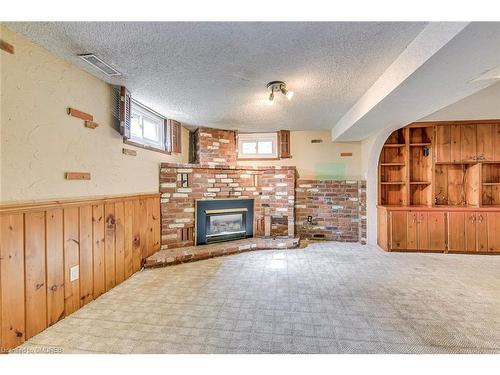 2 Lakeview Avenue, St. Catharines, ON - Indoor With Fireplace