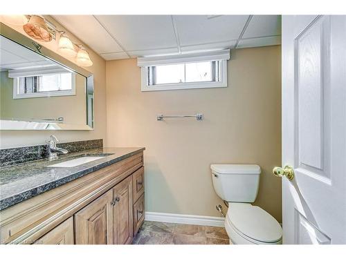 2 Lakeview Avenue, St. Catharines, ON - Indoor Photo Showing Bathroom