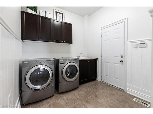 2265 Millstone Drive, Oakville, ON - Indoor Photo Showing Laundry Room