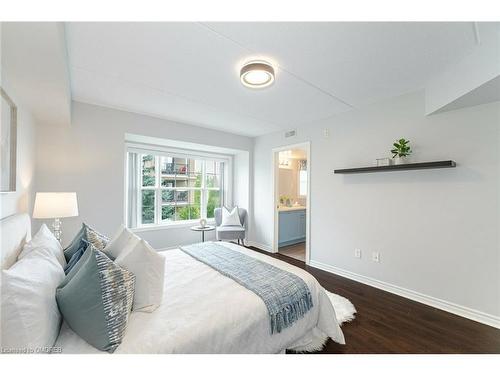 201-1491 Maple Avenue, Milton, ON - Indoor Photo Showing Bedroom