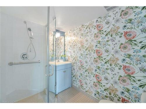 201-1491 Maple Avenue, Milton, ON - Indoor Photo Showing Bathroom