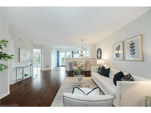 201-1491 Maple Avenue, Milton, ON - Indoor Photo Showing Living Room