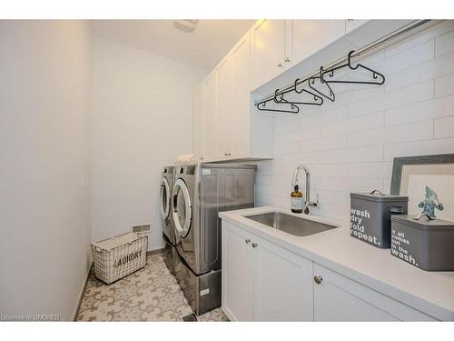 3100 Daniel Way, Oakville, ON - Indoor Photo Showing Laundry Room