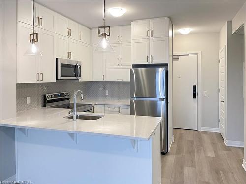 517-470 Gordon Krantz Avenue, Milton, ON - Indoor Photo Showing Kitchen With Stainless Steel Kitchen With Upgraded Kitchen