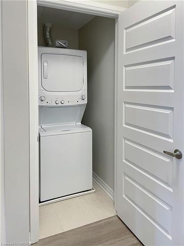 517-470 Gordon Krantz Avenue, Milton, ON - Indoor Photo Showing Laundry Room