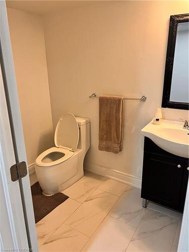 26 Felix Close, Brampton, ON - Indoor Photo Showing Bathroom