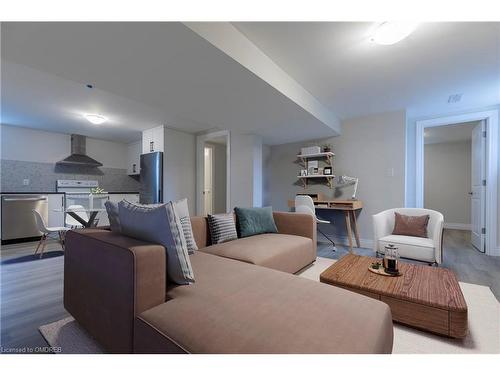 Lower-3 Chalmers Street, St. Catharines, ON - Indoor Photo Showing Living Room