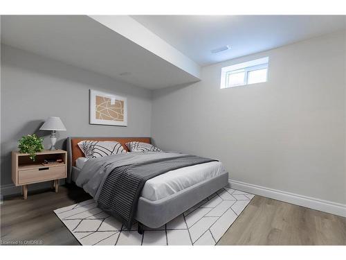 Lower-3 Chalmers Street, St. Catharines, ON - Indoor Photo Showing Bedroom