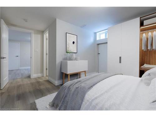 Lower-3 Chalmers Street, St. Catharines, ON - Indoor Photo Showing Bedroom