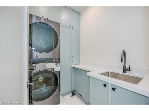 152 Chisholm Street, Oakville, ON - Indoor Photo Showing Laundry Room