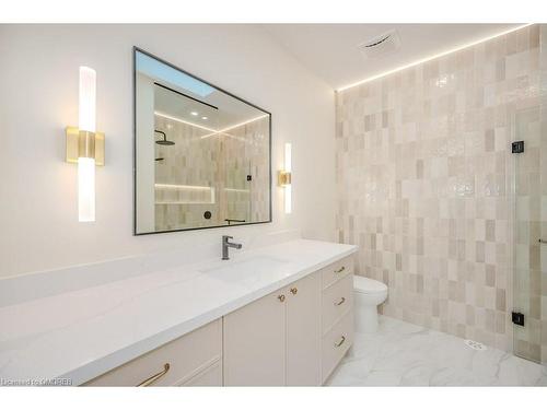 152 Chisholm Street, Oakville, ON - Indoor Photo Showing Bathroom