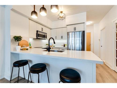 1110-58 Marine Parade Drive, Toronto, ON - Indoor Photo Showing Kitchen With Upgraded Kitchen