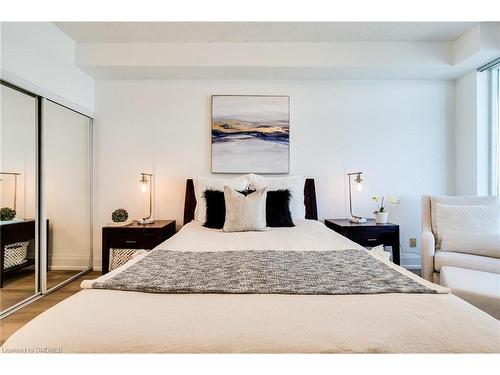 1110-58 Marine Parade Drive, Toronto, ON - Indoor Photo Showing Bedroom