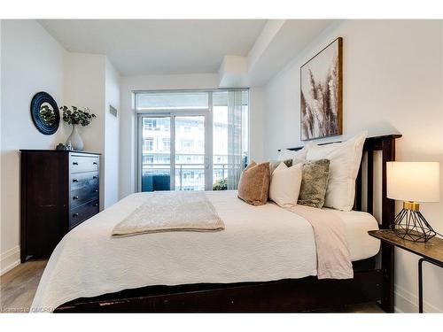 1110-58 Marine Parade Drive, Toronto, ON - Indoor Photo Showing Bedroom