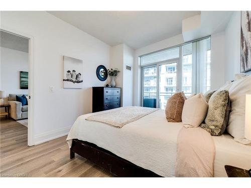 1110-58 Marine Parade Drive, Toronto, ON - Indoor Photo Showing Bedroom