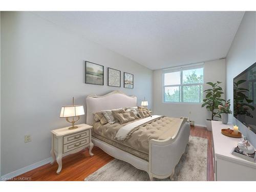 310-2199 Sixth Line, Oakville, ON - Indoor Photo Showing Bedroom