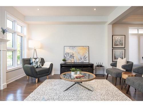 3401 Vernon Powell Drive Drive, Oakville, ON - Indoor Photo Showing Living Room