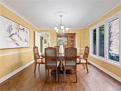 3569 Belvedere Crescent, Mississauga, ON - Indoor Photo Showing Dining Room