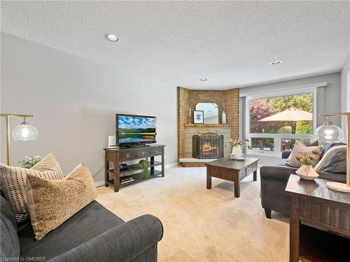 3569 Belvedere Crescent, Mississauga, ON - Indoor Photo Showing Living Room With Fireplace