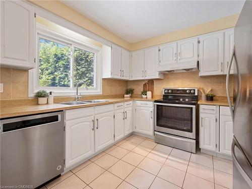 3569 Belvedere Crescent, Mississauga, ON - Indoor Photo Showing Kitchen With Double Sink