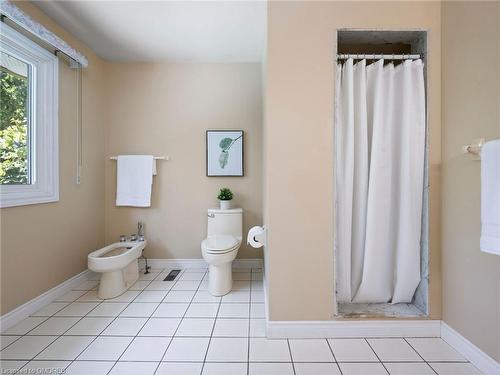 3569 Belvedere Crescent, Mississauga, ON - Indoor Photo Showing Bathroom