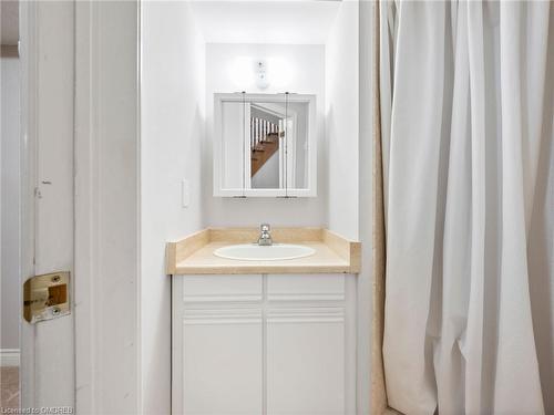 3569 Belvedere Crescent, Mississauga, ON - Indoor Photo Showing Bathroom