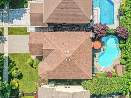 3569 Belvedere Crescent, Mississauga, ON - Outdoor With In Ground Pool