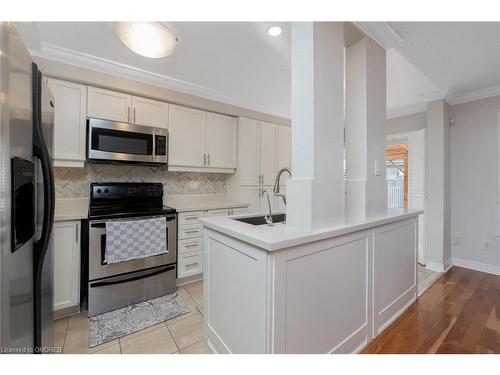 77 Mowat Crescent, Halton Hills, ON - Indoor Photo Showing Kitchen