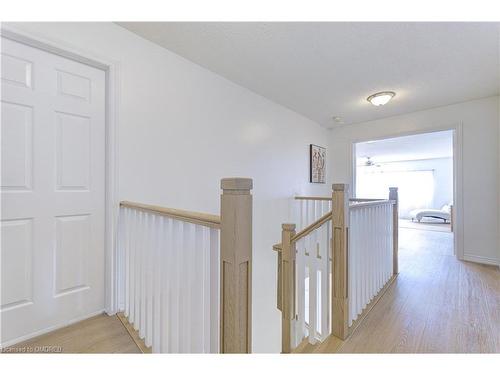 1095 Queens Avenue, Oakville, ON - Indoor Photo Showing Other Room