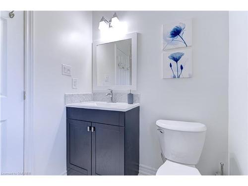 1095 Queens Avenue, Oakville, ON - Indoor Photo Showing Bathroom