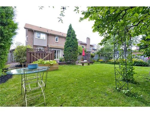 1095 Queens Avenue, Oakville, ON - Outdoor