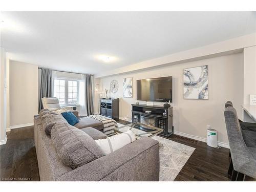 9 Dorchester Terrace, Stoney Creek, ON - Indoor Photo Showing Living Room