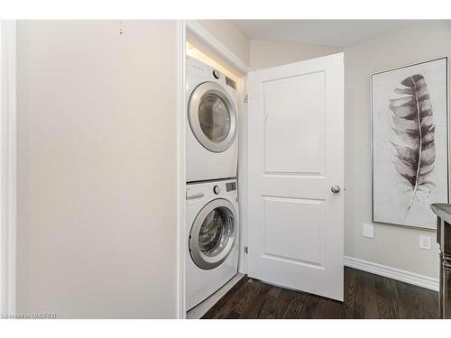 9 Dorchester Terrace, Stoney Creek, ON - Indoor Photo Showing Laundry Room