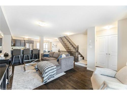 9 Dorchester Terrace, Stoney Creek, ON - Indoor Photo Showing Living Room