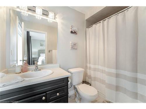 9 Dorchester Terrace, Stoney Creek, ON - Indoor Photo Showing Bathroom