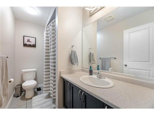 9 Dorchester Terrace, Stoney Creek, ON - Indoor Photo Showing Bathroom