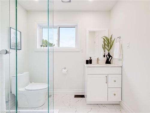 94 Meighen Avenue, Toronto, ON - Indoor Photo Showing Bathroom