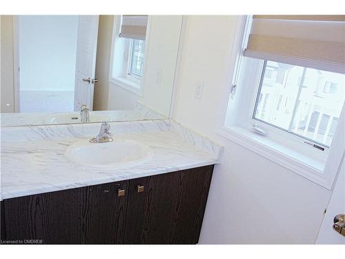 73 Holder Drive, Brantford, ON - Indoor Photo Showing Bathroom