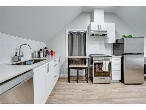 4-102 Wellington Street N, Hamilton, ON - Indoor Photo Showing Kitchen With Double Sink