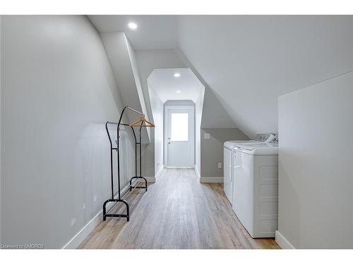 4-102 Wellington Street N, Hamilton, ON - Indoor Photo Showing Laundry Room