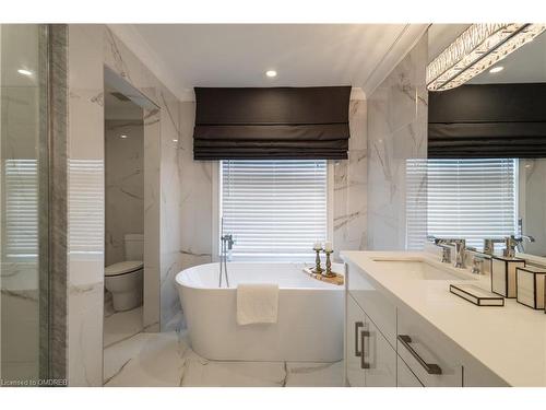 89 Russell Drive, Oakville, ON - Indoor Photo Showing Bathroom