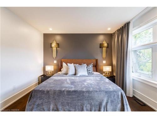 89 Russell Drive, Oakville, ON - Indoor Photo Showing Bedroom