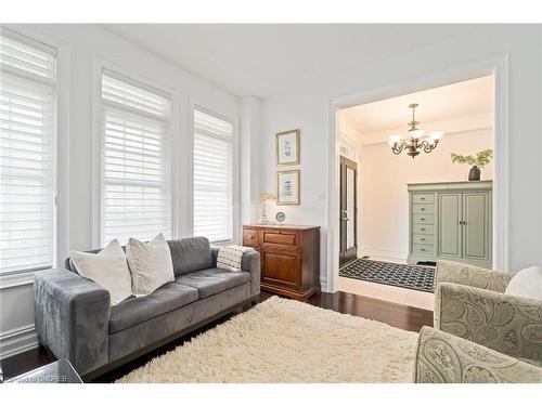 89 Foxtail Court, Georgetown, ON - Indoor Photo Showing Living Room