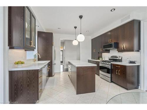 89 Foxtail Court, Georgetown, ON - Indoor Photo Showing Kitchen With Stainless Steel Kitchen With Upgraded Kitchen