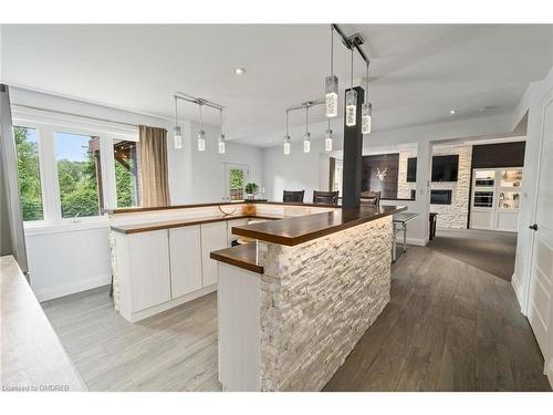 89 Foxtail Court, Georgetown, ON - Indoor Photo Showing Kitchen