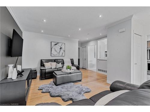 78 Caledon Crescent, Brampton, ON - Indoor Photo Showing Living Room