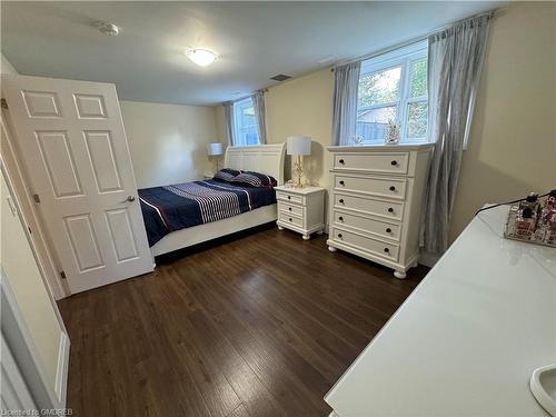 614 West 5Th Street, Hamilton, ON - Indoor Photo Showing Bedroom